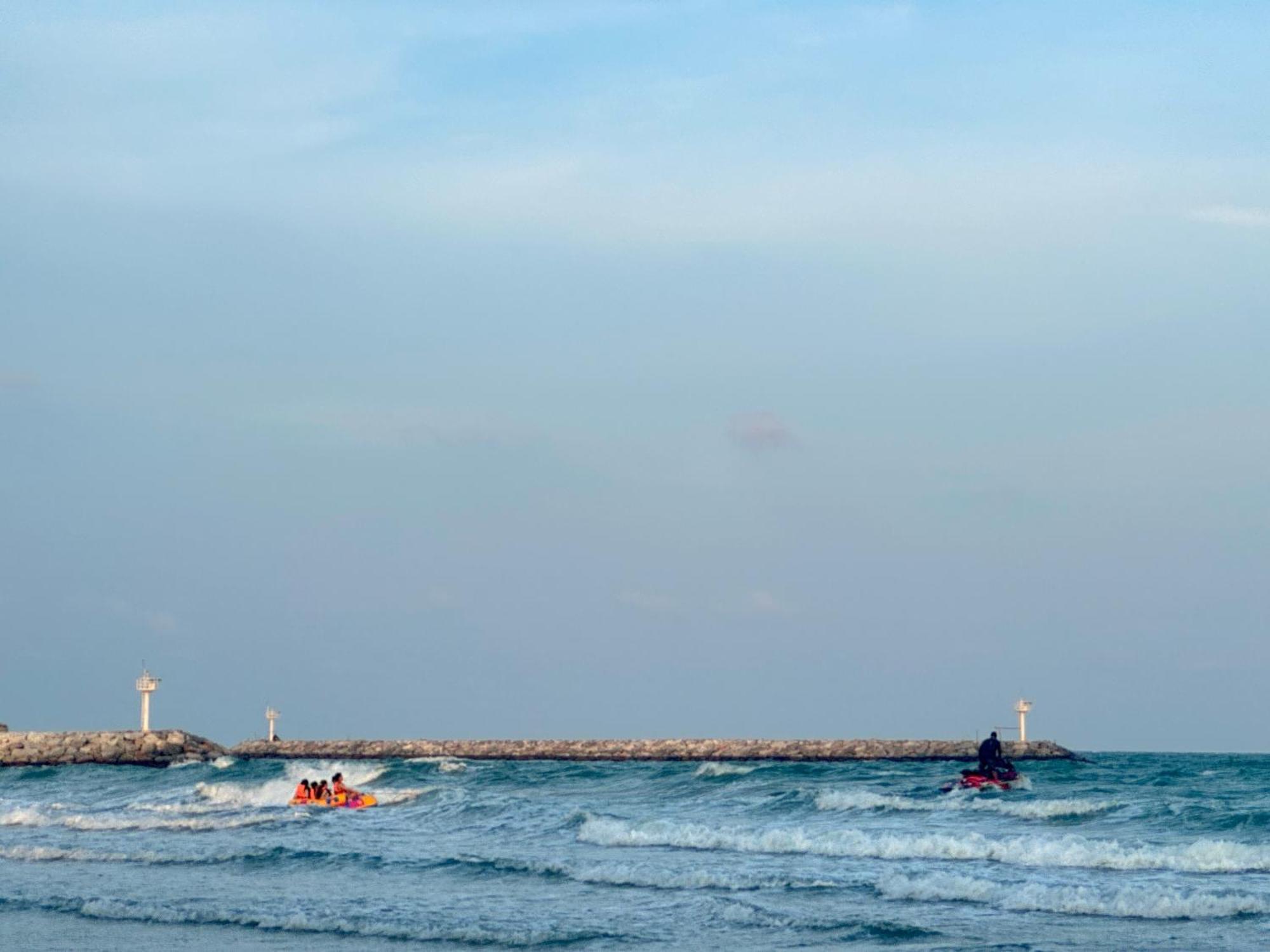 Sea&Mountain View,5 Mins Walk To Famous Beach With King Size Bed HHQ Esterno foto