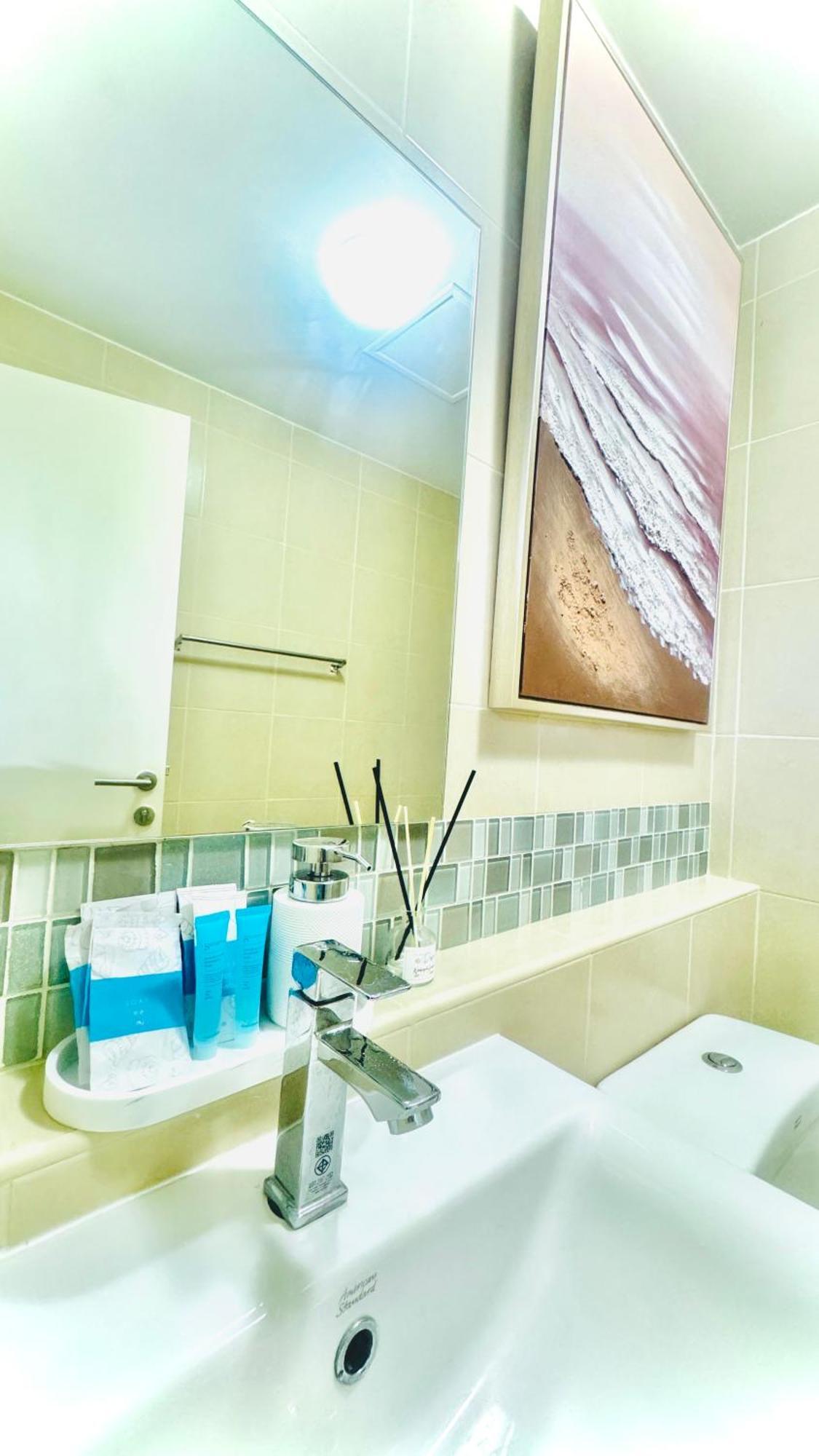 Sea&Mountain View,5 Mins Walk To Famous Beach With King Size Bed HHQ Esterno foto