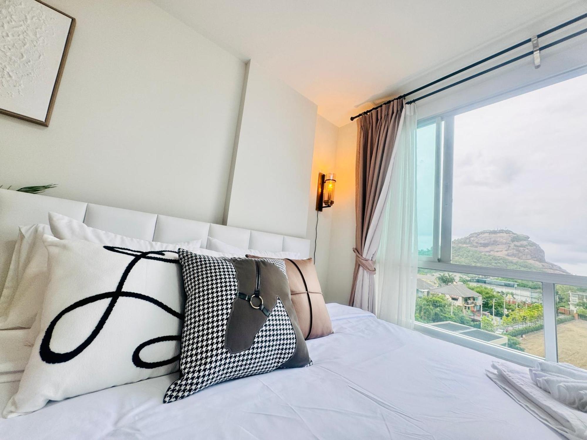 Sea&Mountain View,5 Mins Walk To Famous Beach With King Size Bed HHQ Esterno foto
