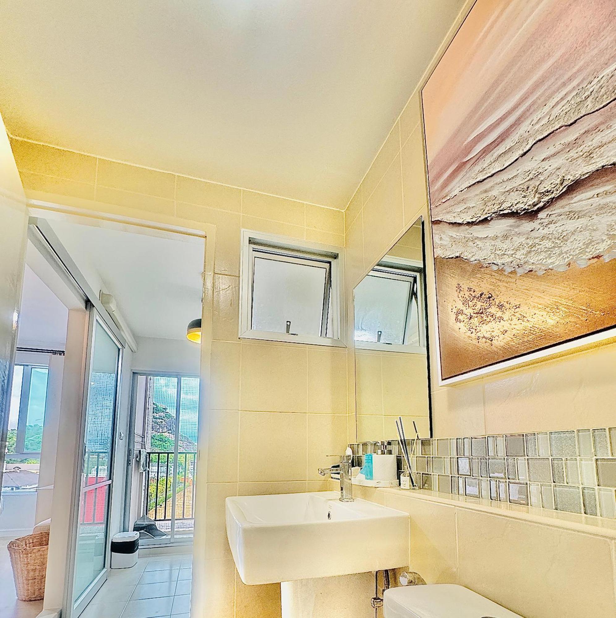 Sea&Mountain View,5 Mins Walk To Famous Beach With King Size Bed HHQ Esterno foto