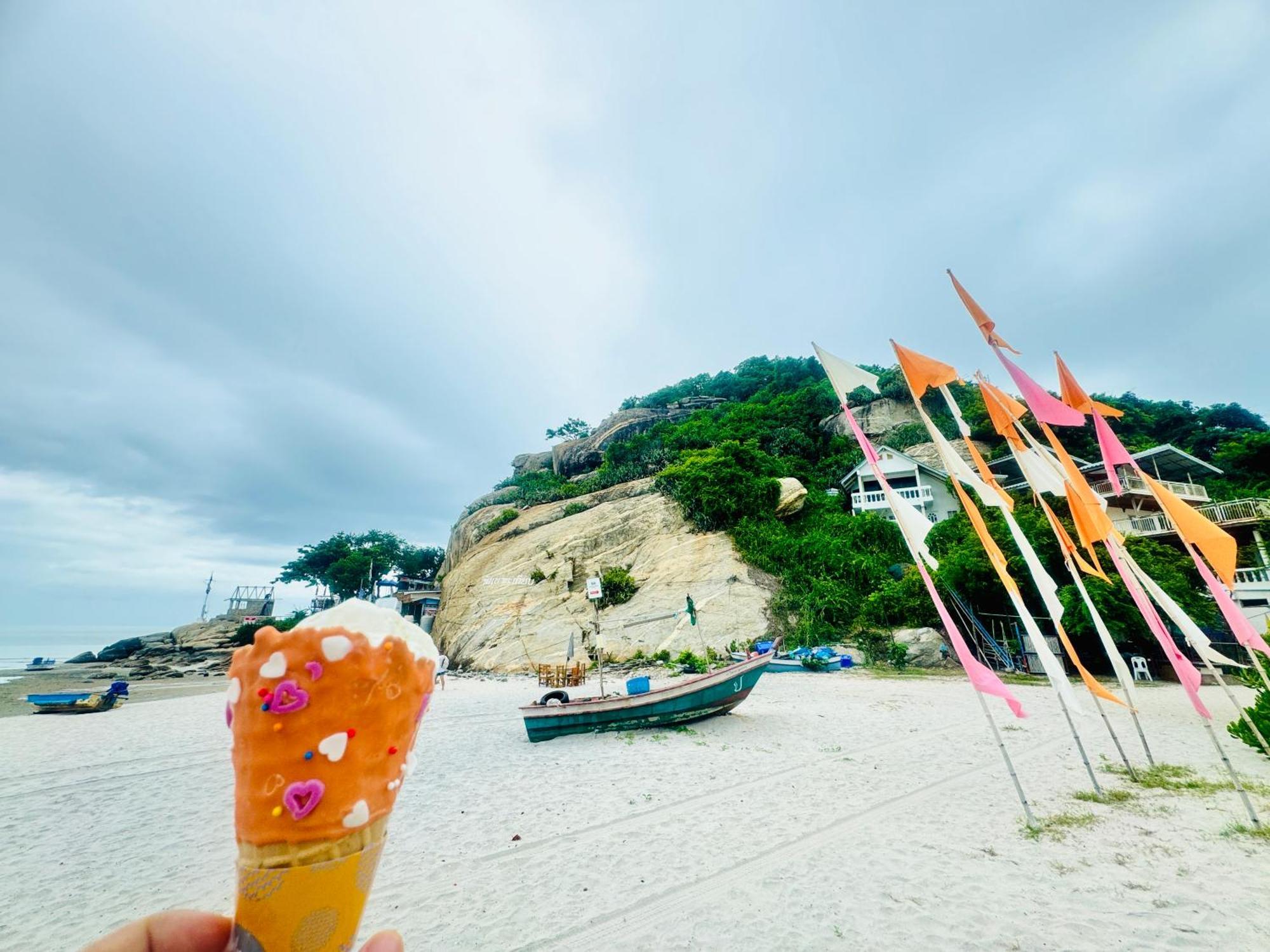 Sea&Mountain View,5 Mins Walk To Famous Beach With King Size Bed HHQ Esterno foto